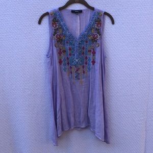 Andree long sleeveless top.